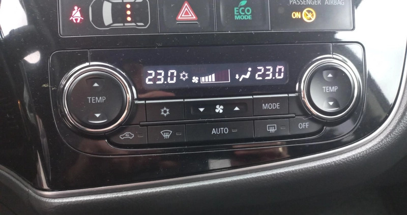 Mitsubishi Outlander cena 67900 przebieg: 143772, rok produkcji 2016 z Dobra małe 379